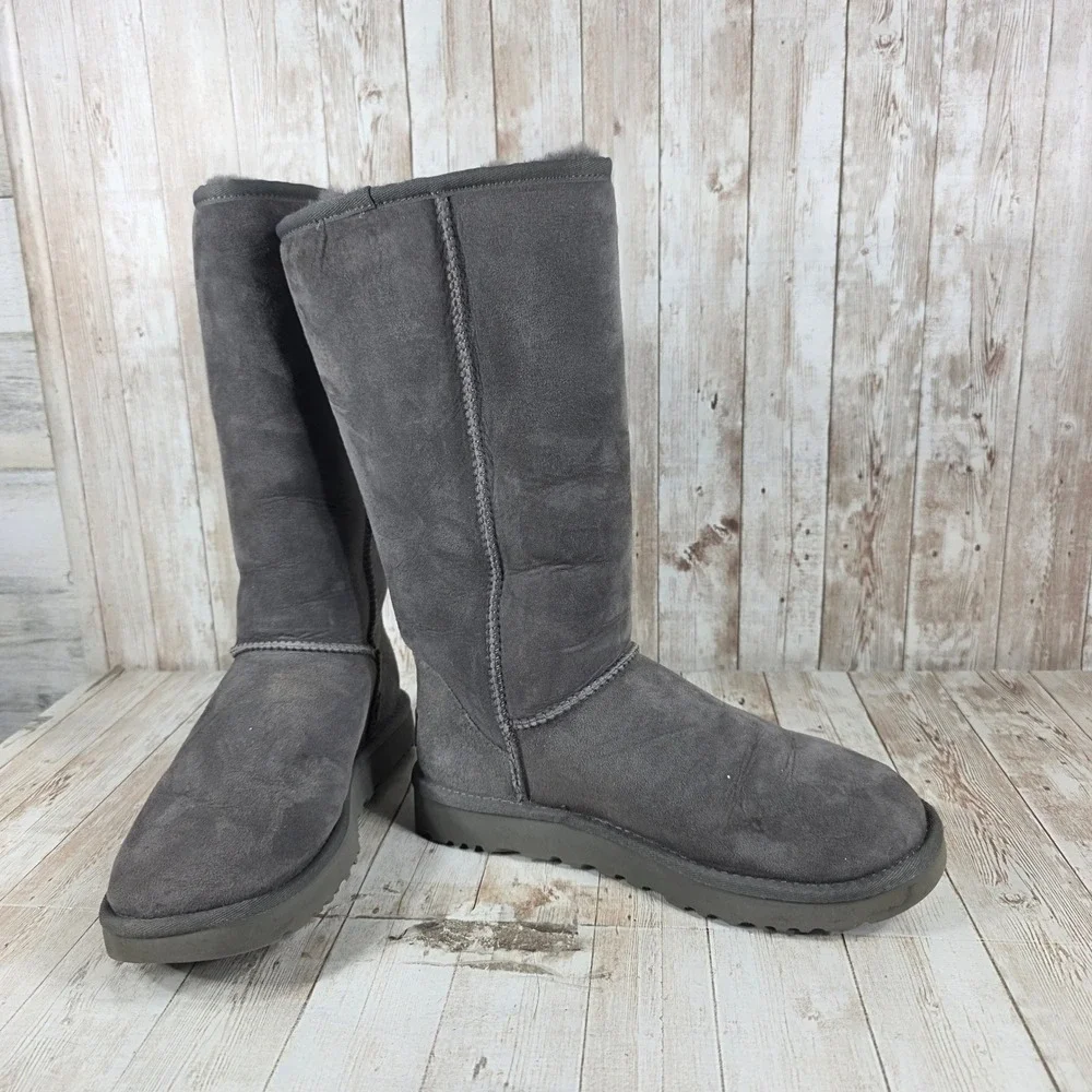 UGG Australia Classic Tall Boots Charcoal Suede‎ Sheepskin Lined Women US 7